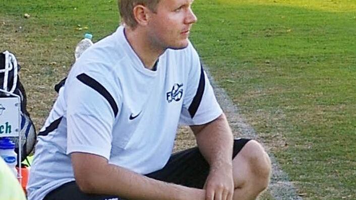Schwarzachs Trainer Jan Hinrichs hat großes Vertrauen in seine Mannschaft. Foto: Krumpholz