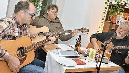 Just 4 Fun: Die Gruppe mit Christoph Steinhardt, Andreas Halboth, Christof Lemberg heizte dem Publikum ordentlich ein. Foto: Björn Hein