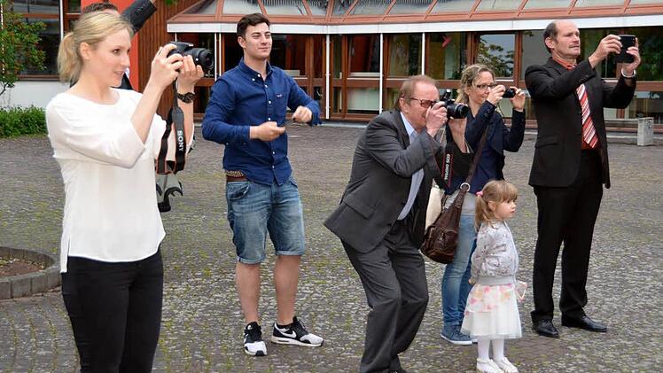 Die Auszeichnung der Kammersieger von IHK und HWK, das ist schon ein Erinnerungsfoto wert.  Fotos: Peter Rauch