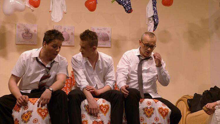Impressionen von der Theater-Premiere in Marktaschorgast. Foto: Werner Reißaus