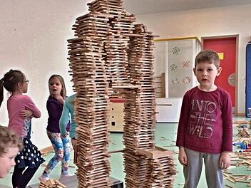 Die Kinder konnten Straßen und Bauwerke nach ihren Vorstellungen gestalten. Foto: Jutta Arndt