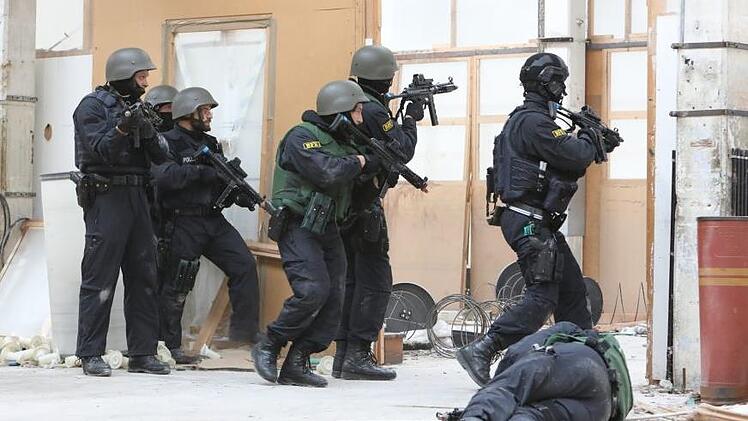 Großübung der Bundespolizei in Mainleus. Foto: Barbara Herbst