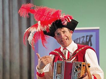 Der vom Frankenfasching aus Veitshöchheim her bestens bekannte Oti Schmelzer gastiert am 18. September in der Turnhalle Steinwiesen.  Foto: Hans Franz