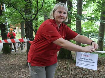 Stadtf&ouml;rsterin Carmen Hombach spricht von einer explosionsartigen Vermehrung der gef&auml;hrlichen Raupen. Rund 10.000 Euro hat die Stadt Kulmbach f&uuml;r die Bek&auml;mpfung ausgegeben.Sonny Adam