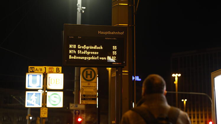 Verdi Warnstreik in ganz Deutschland: Stra&szlig;enbahnen, U-Bahnen und Busse stehen in N&uuml;rnberg still