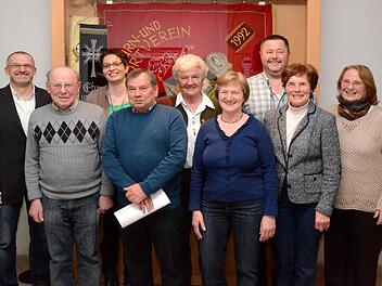 Der Vorsitzende des TSV Arnshausen, Michael Graf, ehrte langjährige Mitglieder. Von links: Michael Graf, Manfred Haub, Sabine Dacho,Johannes Mainhart, Paula Kessler, Monika Weber, Michael Jeßberger, Margot Leistenschläger, und Edeltraud Wiesenhütter.  Foto: Peter Rauch