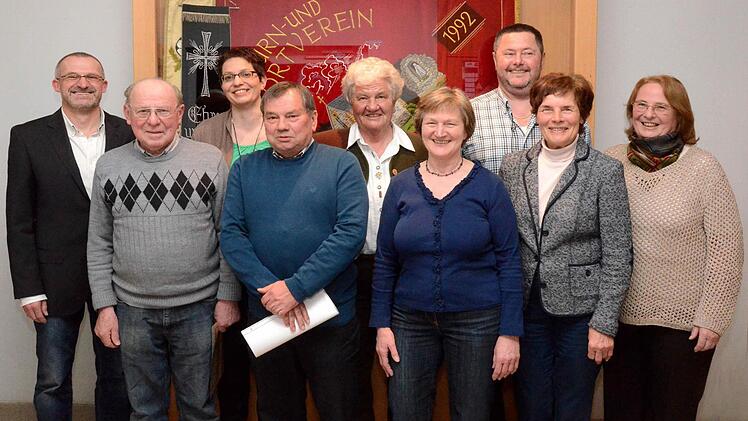 Der Vorsitzende des TSV Arnshausen, Michael Graf, ehrte langjährige Mitglieder. Von links: Michael Graf, Manfred Haub, Sabine Dacho,Johannes Mainhart, Paula Kessler, Monika Weber, Michael Jeßberger, Margot Leistenschläger, und Edeltraud Wiesenhütter.  Foto: Peter Rauch