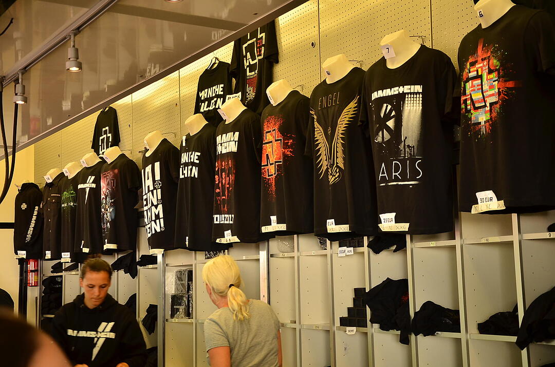 Merch und Bandshirts: Shoppen bei RIP