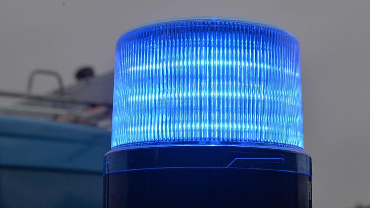 Am Donnerstagnacht haben Angeh&ouml;rige  einen Jugendlichen mit schweren Verletzungen ins Krankenhaus gebracht. Nun ermittelt die Polizei zu den Hintergr&uuml;nden. Foto: Symbolbild, Ronald Rinklef