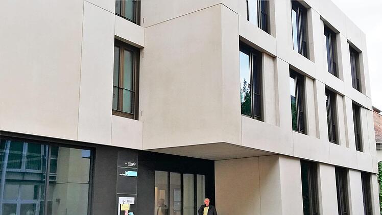 Außenansicht des neuen Hauses C des Landratsamtes.Sigismund von Dobschütz