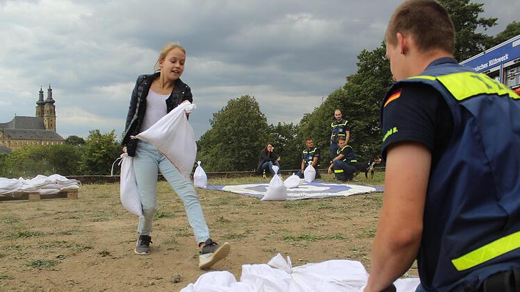Mia Peich (10), eine Besucherin, hatte zwar Spaß, aber auch alle Hände voll zu tun.Markus Häggberg