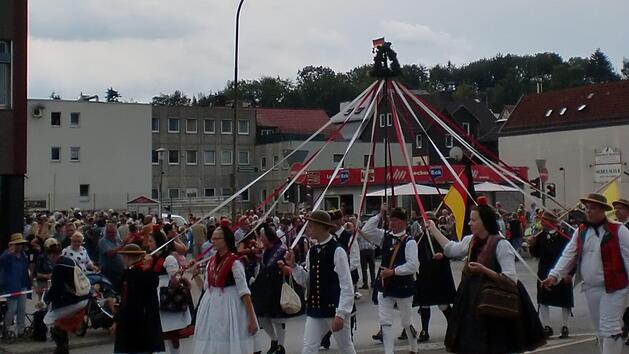 Die Eichendorff-Tanzgruppe Forchheim auf der Europeade Foto: Margit Bergmann