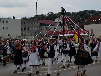 Die Eichendorff-Tanzgruppe Forchheim auf der Europeade Foto: Margit Bergmann