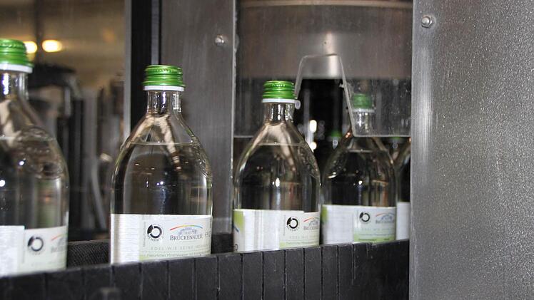 Impressionen von der Abfüllanlage der Staatlichen Mineralbrunnen AG im Werk Oberleichtersbach. Foto: Ulrike Müller