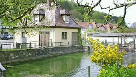 Über einen Anbau an das Gerätehaus wird später entschieden.  Foto: Ehling