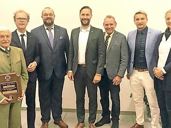 Kurt Benz, Präsident Florian Schille, Johannes Morhard, Christoph Bäumel, Walter Mackert, Michael und Stefanie Limmer (v. l.)  Foto: A. Thieret