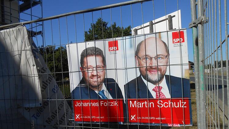 Ein Wahlplakat mit dem Konterfrei von Martin Schulz sorgt für Verwirrung.Foto: Katrin Geyer