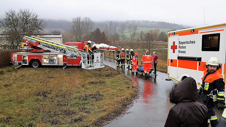 Wenn Einsatzkräfte mit ihren Fahrzeugen die Straße blockieren, stößt das bei Autofahrern immer öfter auf Unverständnis. Symbolbild: Helmut Dietz