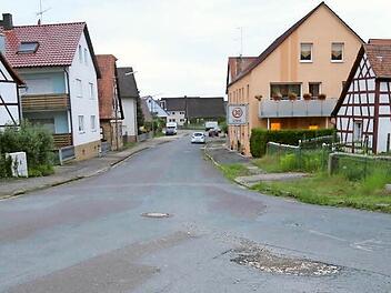 Die Bahnhofstraße in Gosberg soll deutlich attraktiver werden. Foto: Franz Galster