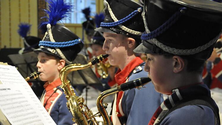 Das Jugendmusikkorps Bad Kissingen reiste beim Konzert in der Wandelhalle musikalisch nach Massa. Foto: Peter Klopf