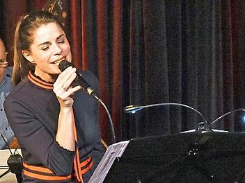 Jazzsängerin Silke Straub ist am Freitag mit der Band Solid Jazz im Regena zu Gast.  Foto: Ulrike Langer