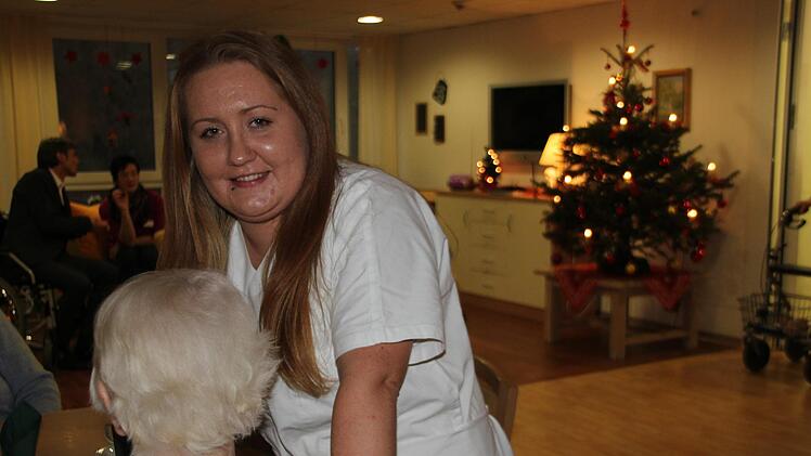 "Man muss sich auf seine Schützlinge einstellen können", betont Viola Ries, die als Alltagsbegleiterin Demenzkranke betreut.Schadeck