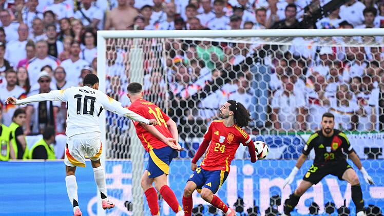 EM 2024: War es jetzt doch ein Elfer? Uefa äußert sich erneut zu Cucurella-Handspiel - Lothar Matthäus äußert sich