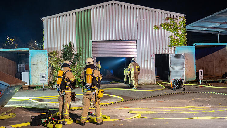 Bamberg: Brand in Wertstoffhof - Feuerwehr schildert Problematik