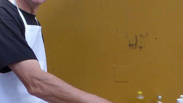 Am Bratwurststand herrschte stundenlang Hochbetrieb.Fotos: Sabine Meißner