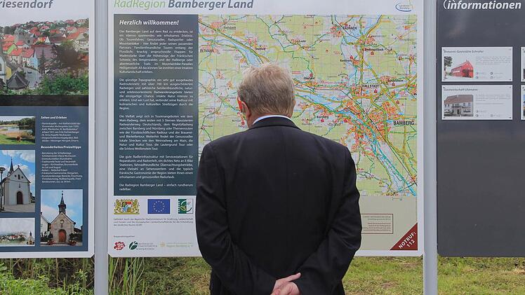 Fahrradtouristisch hat sich im Landkreis in den letzten Jahren bereits einiges getan (Das Bild entstand bei der Einweihung des Radlerrastplatzes im Mai 2013 in Priesendorf). Fahrradfreundlich soll es aber auch für die Einheimischen im täglichen Leben zugehen. Foto: Archiv/M. Gründel