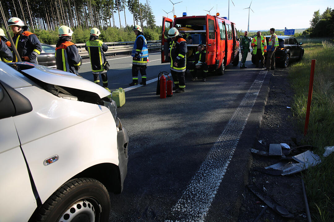 Hof: Schwerer Auffahrunfall auf der A72 bei Trogen
