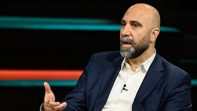 Extremismusforscher Ahmad Mansour machte bei "Markus Lanz" deutlich, wie gef&auml;hrlich soziale Medien f&uuml;r Jugendliche sein k&ouml;nnen.