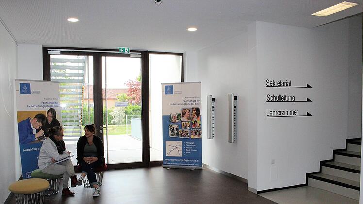 Der Eingangsbereich des Neubaus     Foto: Evi Seeger