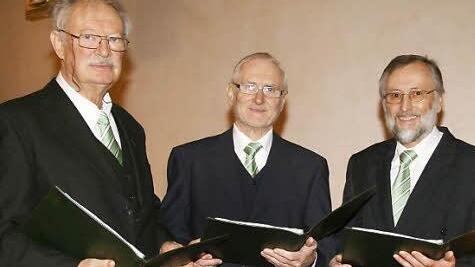Wilfried Grenz, Karl-Heinz Fritsch und Paul Zahorsky (von links) sind der Dreibrunnen-Dreigesang.