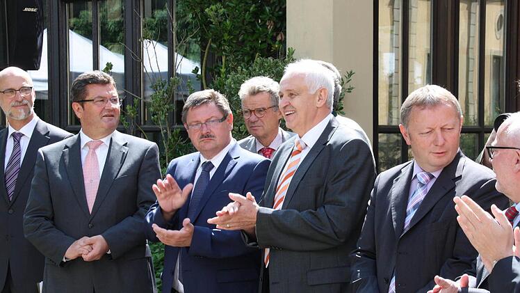 Beim Spatenstich für das Behördenzentrum Luitpoldbad.