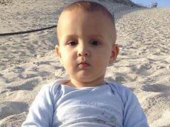 Damit der zweijährige Emil aus Bayreuth spielen und in den Kindergarten gehen, mit anderen Worten: Damit Emil leben kann, ist er auf eine Stammzellspende angewiesen.  Foto: privat