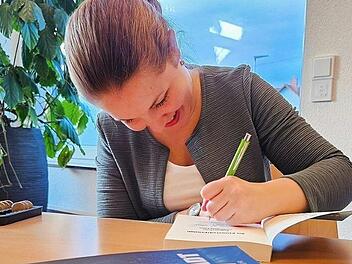 Natascha Kippes signierte ihre Bücher.