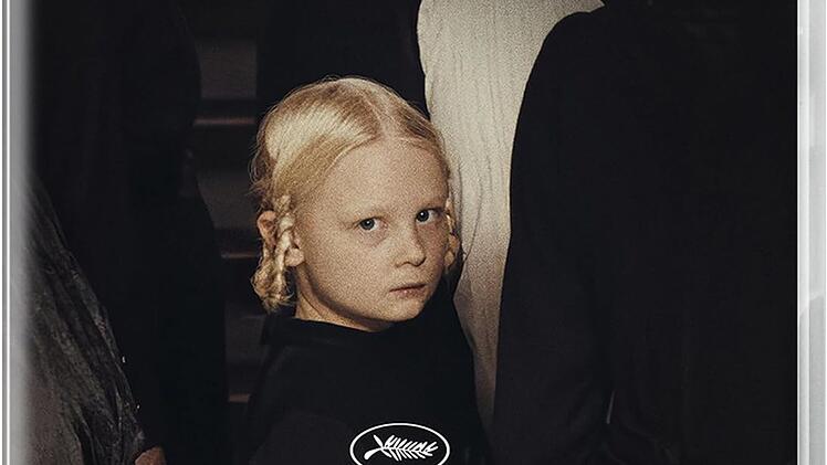 Alma (Hanna Heckt, Mitte) erf&auml;hrt, warum sie ihren Namen tr&auml;gt.