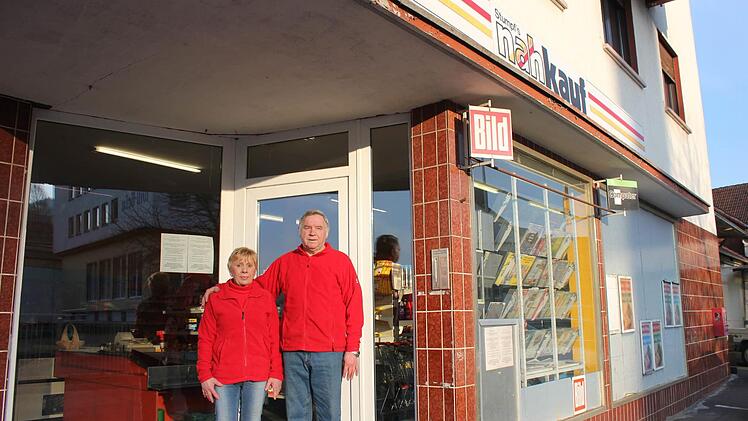 Alfred Stumpf und seine Frau Elvira führten das Geschäft bereits in der vierten Generation. Nun heißt es für sie Abschied nehmen. Foto: Birgit Will