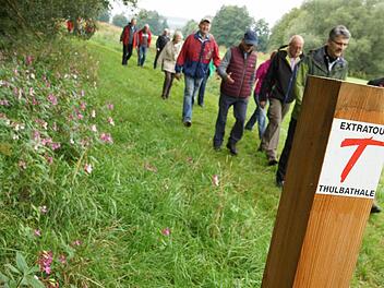 Ein rotes "T" weist den Weg. Foto: Arkadius Guzy