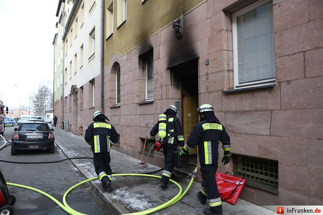 Mehrfamilienhaus in Nürnberg brennt
