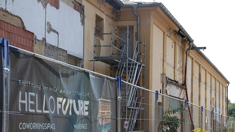 Derzeit steht die ehemalige Kühlhalle an der Schlachthofstraße leer. Bis zum Frühjahr 2022 soll der Umbau jedoch fertig sein. Das Hochschulprojekt Creapolis sowie der Coworking-Space, Heimat für digitale Startups, Gründer und Kreative, ziehen dann ein.Hendrik Kowalsky
