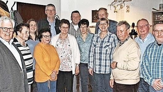 Die alten und die neuen Vorstandsmitglieder des VdK Danndorf/Schimmendorf: Walter Herrmann, Rosemarie Müller, Sabrina Riederer, Dieter Pöhlmann, Sieglinde Rauh, Stephan Bayerlein, Roswitha Strobel, Beate Niesar, Norbert Weibbrecht, Gerd Hans Oehrl...