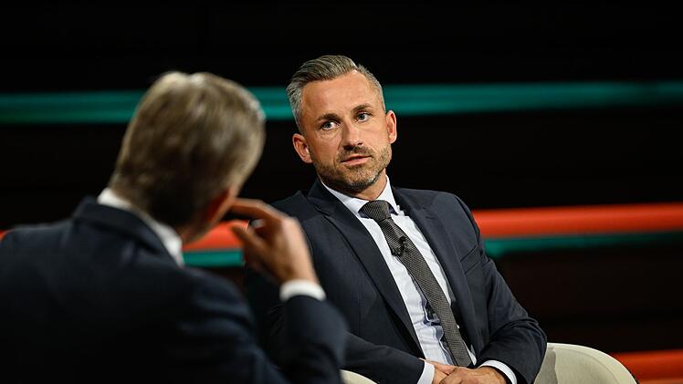 AfD-Politiker Ulrich Siegmund r&auml;umte bei "Markus Lanz" ein, dass sein Programm nicht innerhalb eines Jahres umzusetzen sei.