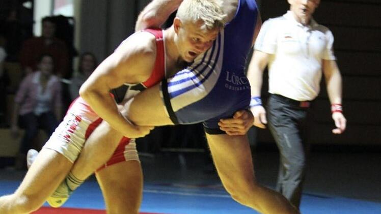 Seit drei Jahren ungeschlagen in Bayern- und Oberliga: Bastian Hoffmann (links), der in der kommenden Saison das Trikto des AC Lichtenfels tragen wird.  Fotos: ACL