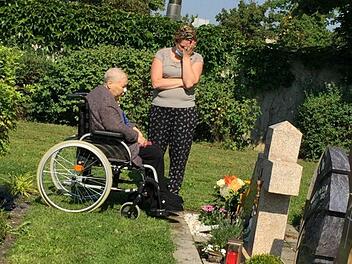 Der W&uuml;nschewagen des ASB Kronach konnte einer krebskranken Patientin eines Coburger Hospizes ihren letzten Wunsch erf&uuml;llen. Am Mittwochmorgen (6. Oktober 2021) wurde Maria abgeholt.