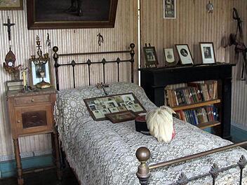 Wie vor 96 Jahren: Das Zimmer des Kavallerie-Offiziers Hubert Rochereau, der im Ersten Weltkrieg starb. Foto: Bruno Mascle, dpa