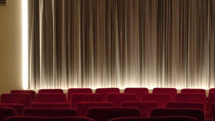 Bereits im Juli bietet ein Kino in Bayreuth die neue Technologie an. Symbolfoto: mermyhh/Pixabay.com