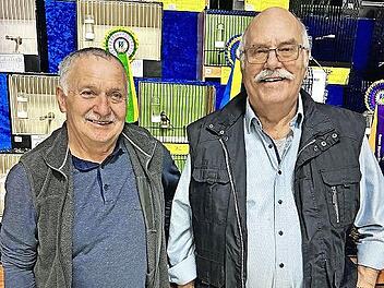 Waren bei der bayerischen Meisterschaft der Vogelsch&uuml;tzer, Vogelliebhaber und Vogelschutzvereine (BLV) sehr erfolgreich (von links): Bruno Kirchner und Roland Hehn.