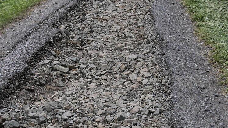 Der Flurbereinigungsweg hinter der Paßmühle war ausgespült.